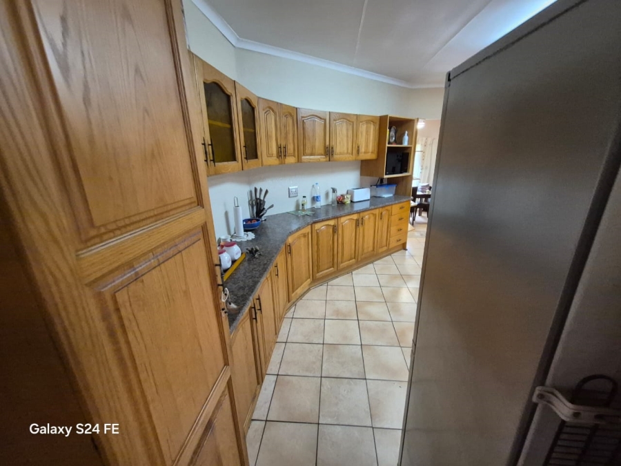 4 Bedroom Property for Sale in Geelhoutpark North West